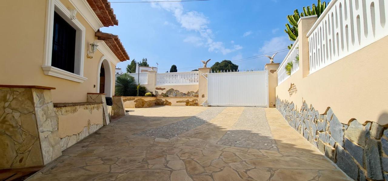 Villa Las Adelfas Калпе Екстериор снимка
